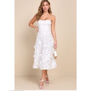 Lulus Delightful Romance White Floral 3D Strapless Lace-Up Midi Dress NWT Small